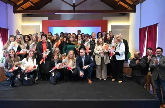 Reconocimiento a docentes jubilados en Gualeguaychú por el Día del Maestro