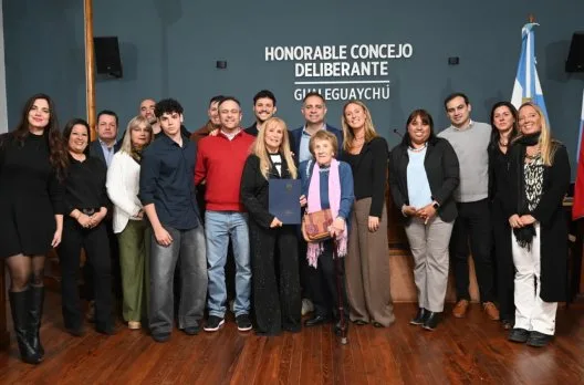 Reconocimiento a Nina Fuentes por su aporte a la danza en Gualeguaychú
