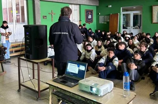Talleres de Serenata 0.0 promueven festejos seguros para estudiantes