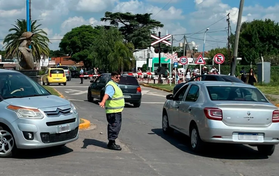 Cierre de pasos a nivel genera reclamos en Escobar