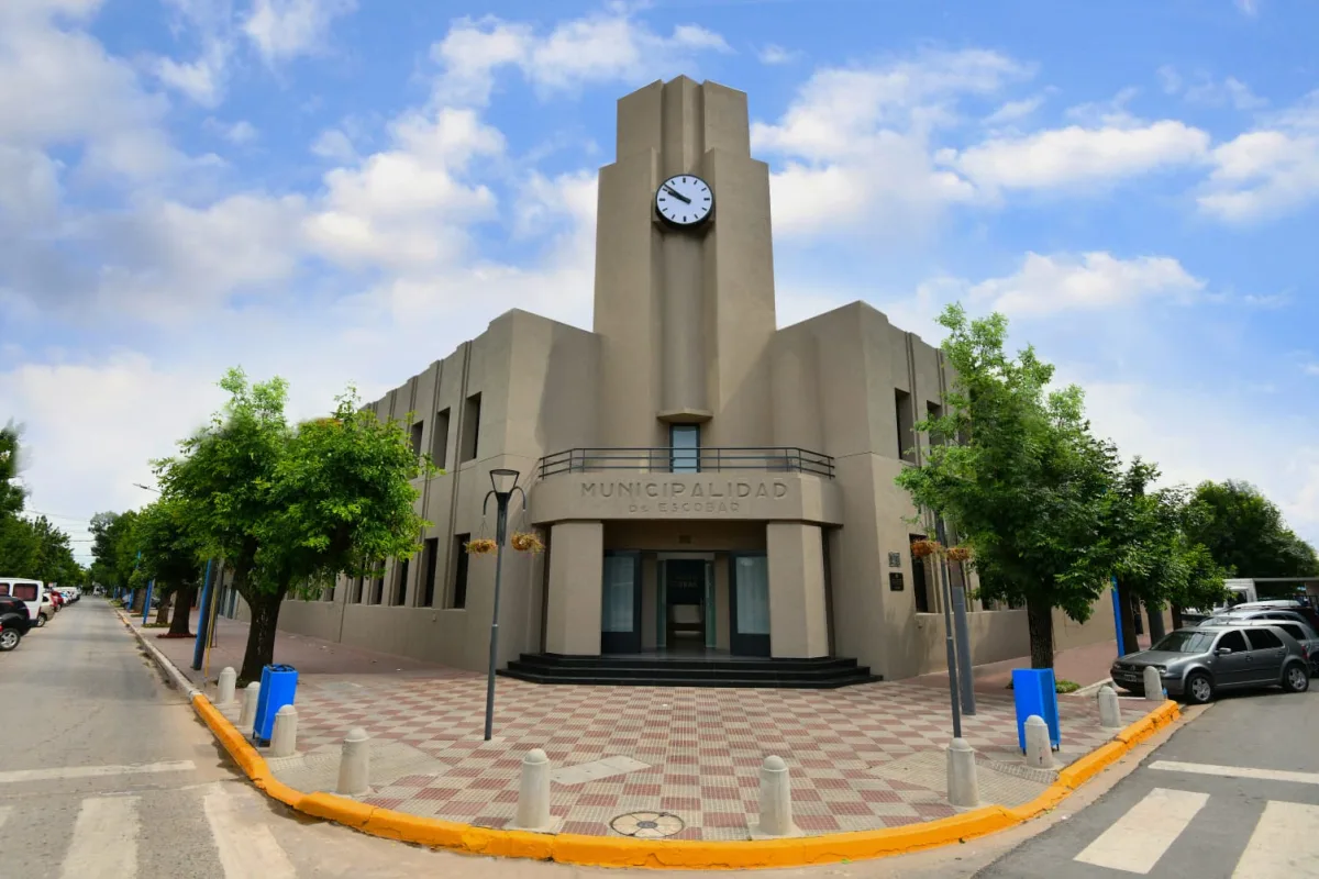 Escobar obtuvo calificación BBB+ y mayor autonomía económica