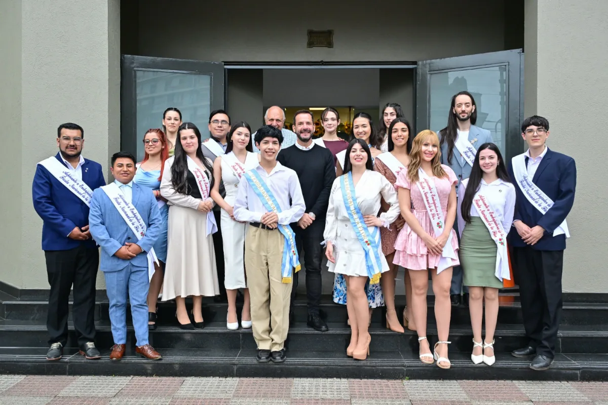 Finalistas para embajadores de la Fiesta Nacional de la Flor