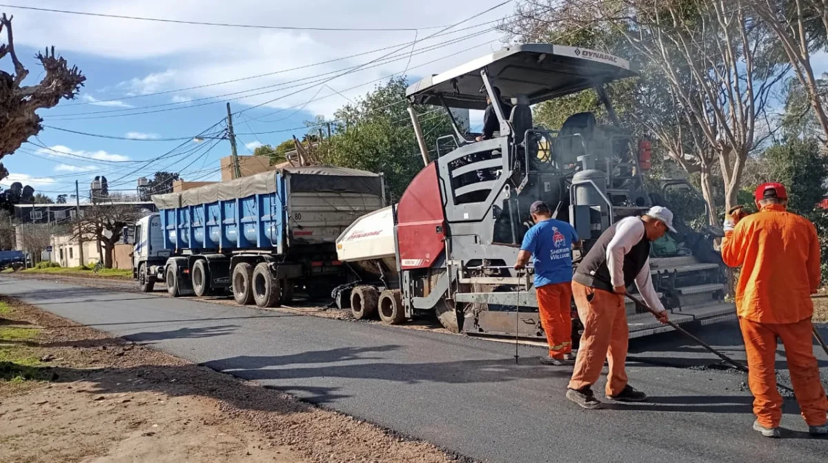 Pavimentación de calles mejora la conectividad en Ingeniero Maschwitz