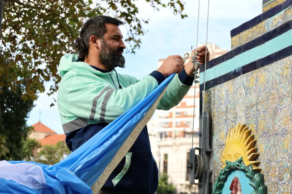 El Taller de Banderas asegura la presencia de los colores patrios
