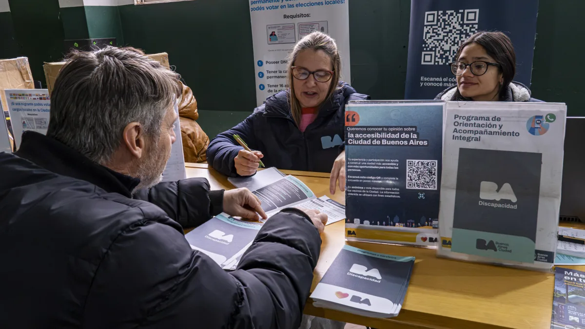 Oficinas móviles de servicios llegan a las plazas de Buenos Aires
