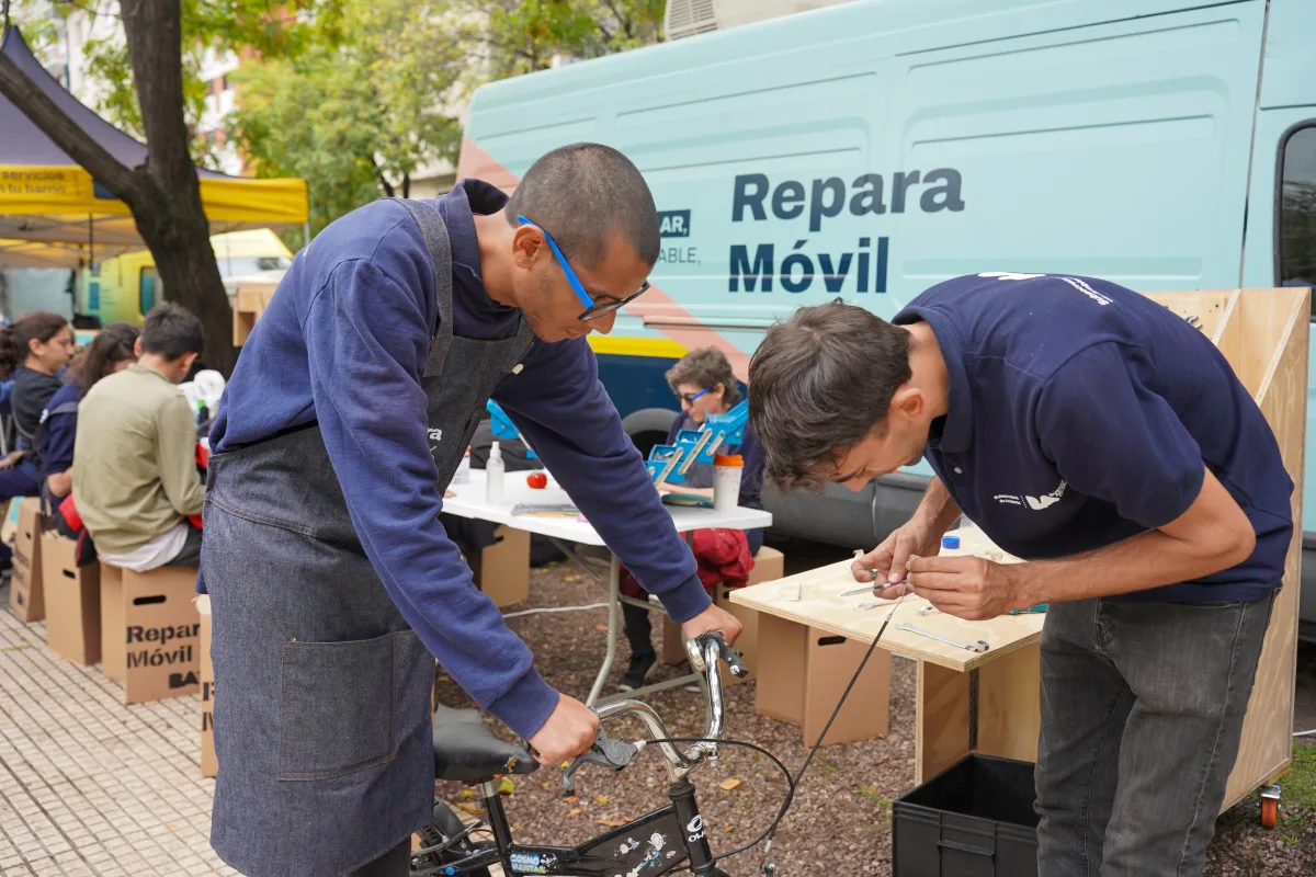 Oportunidad para reparar objetos en el Parque Rivadavia