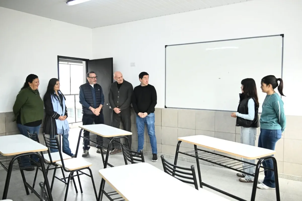 Nuevas aulas en la Escuela Secundaria Nº 26 de Grand Bourg