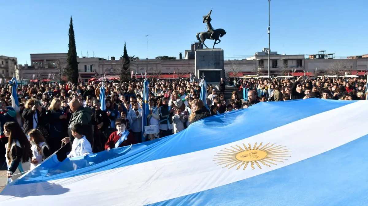 Luján celebra el Día de la Bandera con un acto en Plaza Belgrano