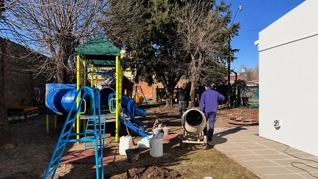 Luján instaló nuevos juegos en jardines para la primera infancia