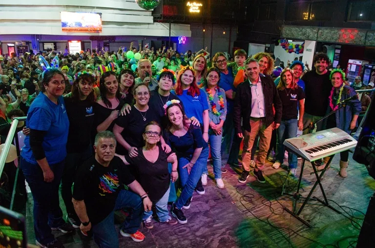 Más de 500 personas disfrutaron del Baile de la Primavera en Luján