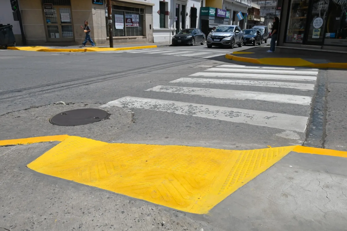 Mejoran la accesibilidad en Luján con nuevas rampas de hormigón