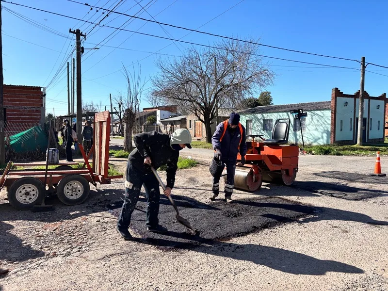 Mejoras en el barrio Ameghino: se realizaron bacheos recientes