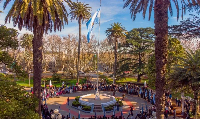 Celebración del Día de la Bandera en Marcos Paz