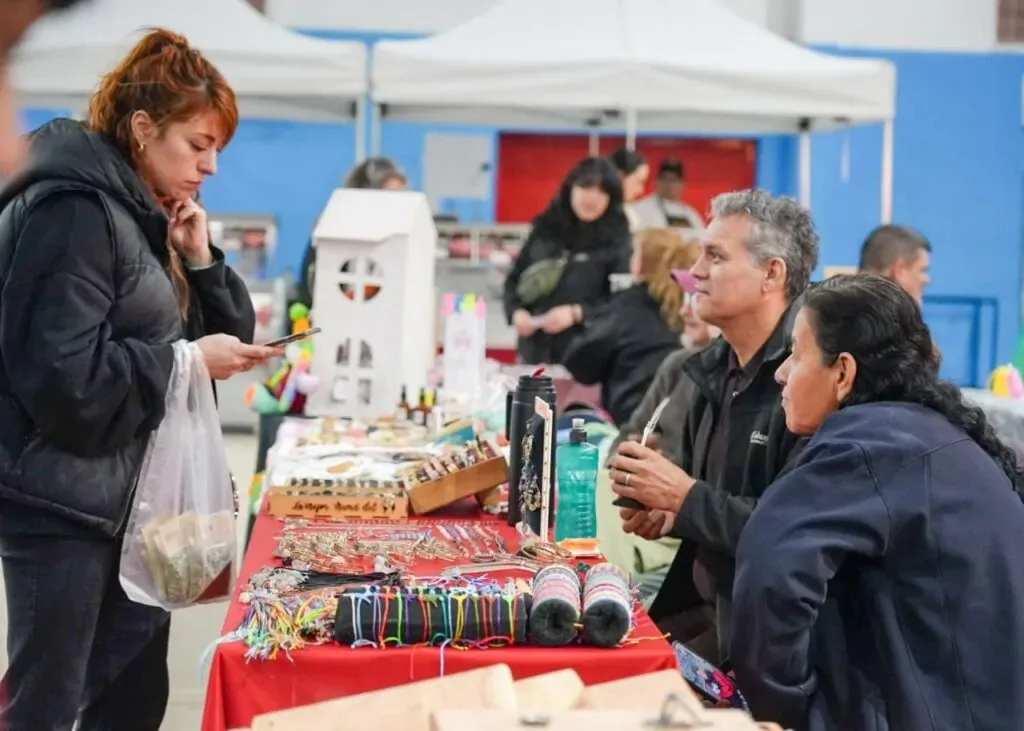 El Mercado en tu Barrio ofreció productos accesibles en Río Grande