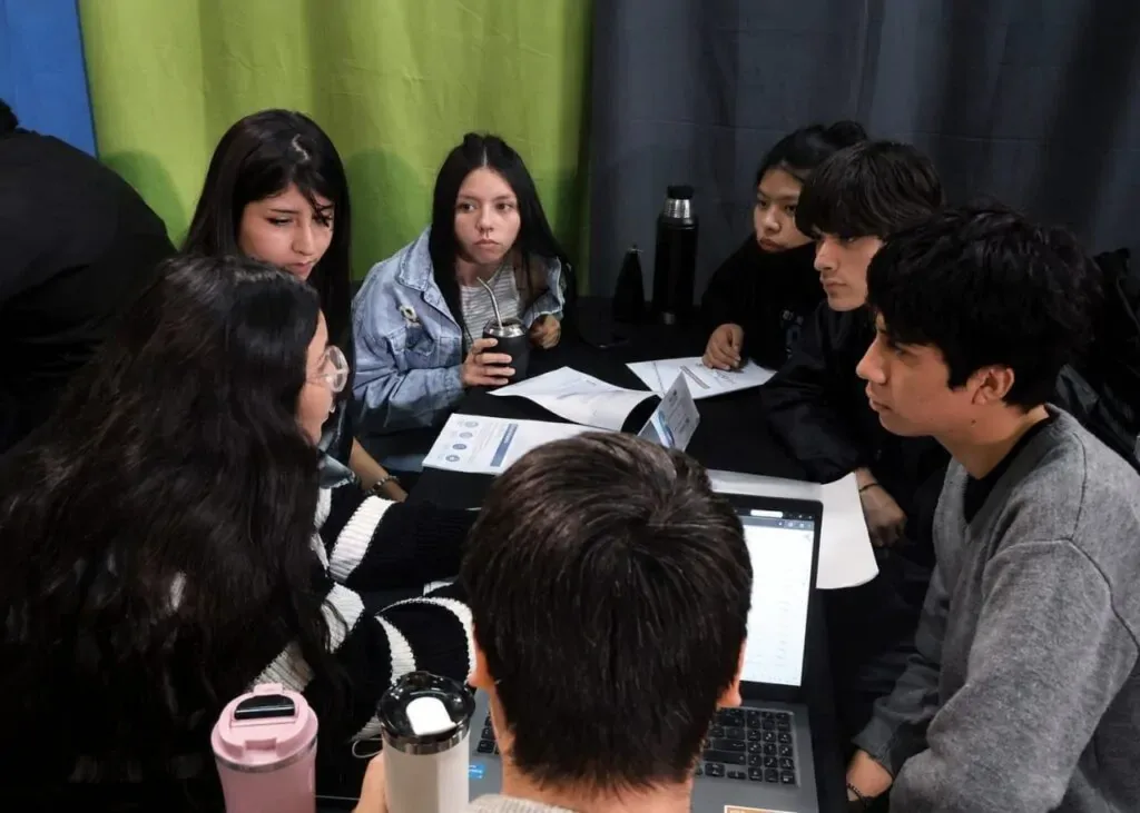 Estudiantes de Río Grande crearon soluciones digitales en Hackathon