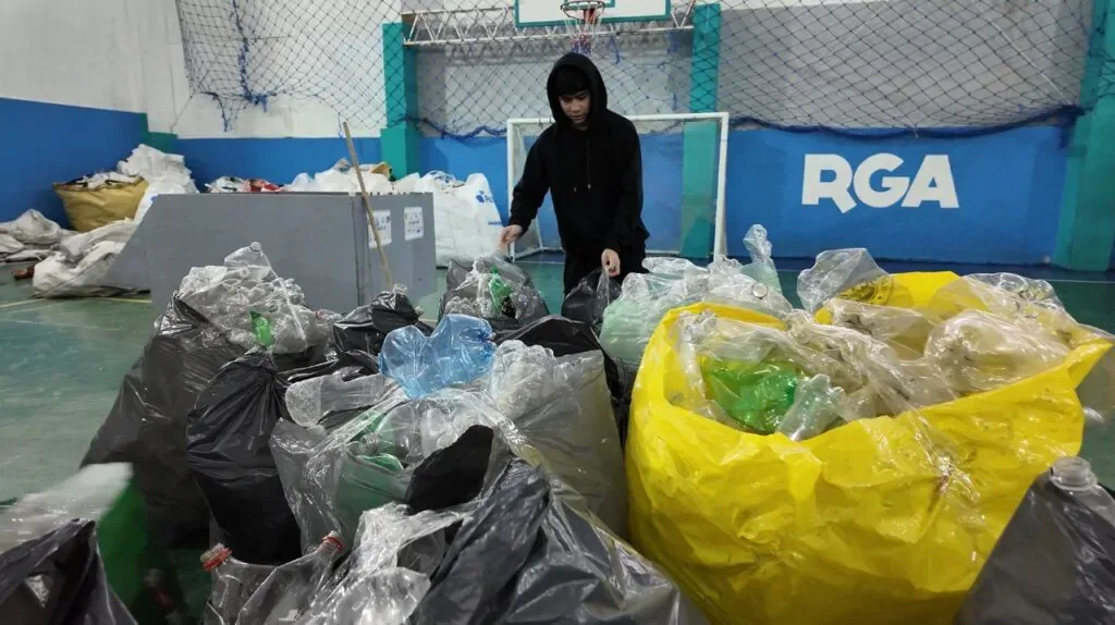 Estudiantes recolectaron más de 4.000 kilos de botellas PET