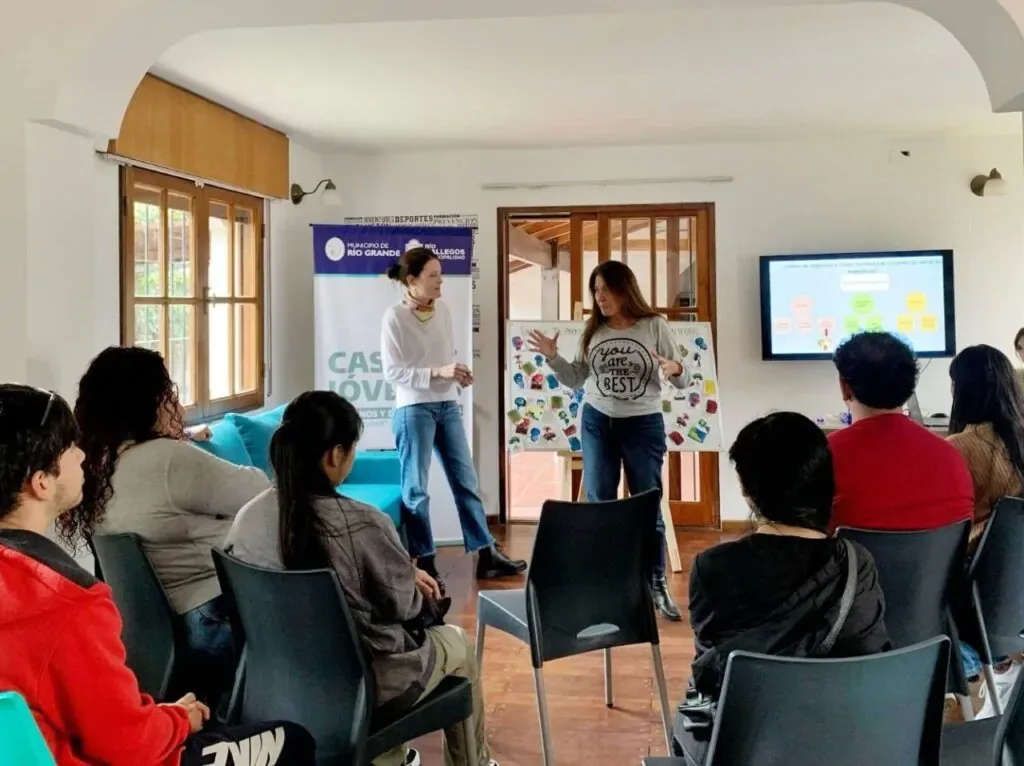 Jóvenes recibieron vacunas en la Casa de Jóvenes de Córdoba