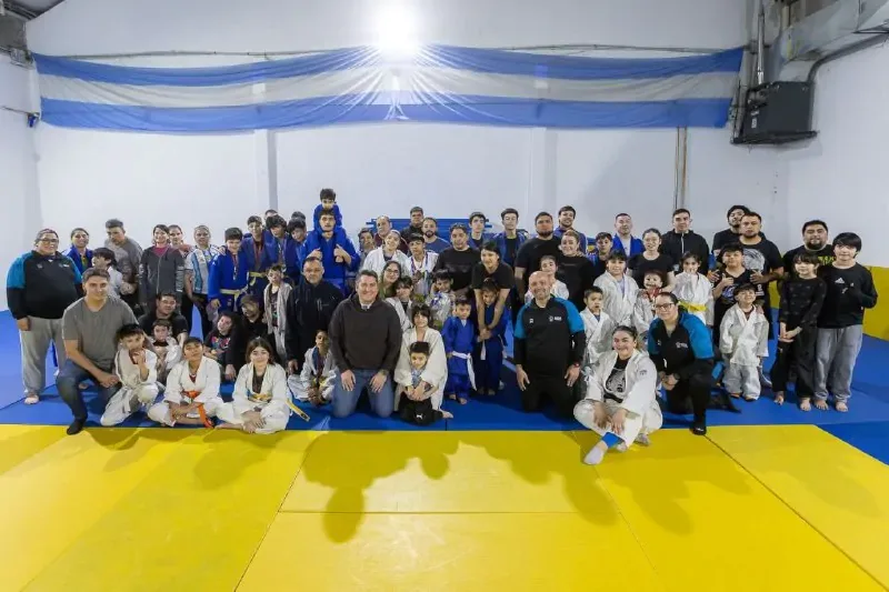 Más de 100 vecinos practican judo en Río Grande