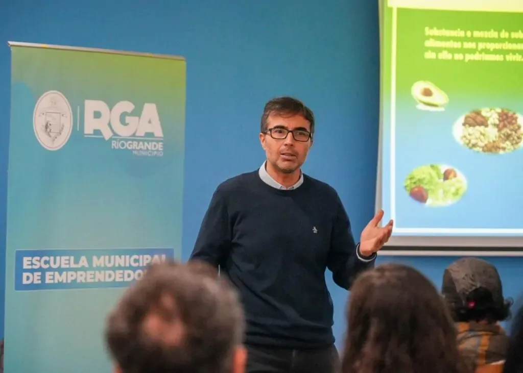 Más de 40 emprendedores se capacitaron en manipulación de alimentos