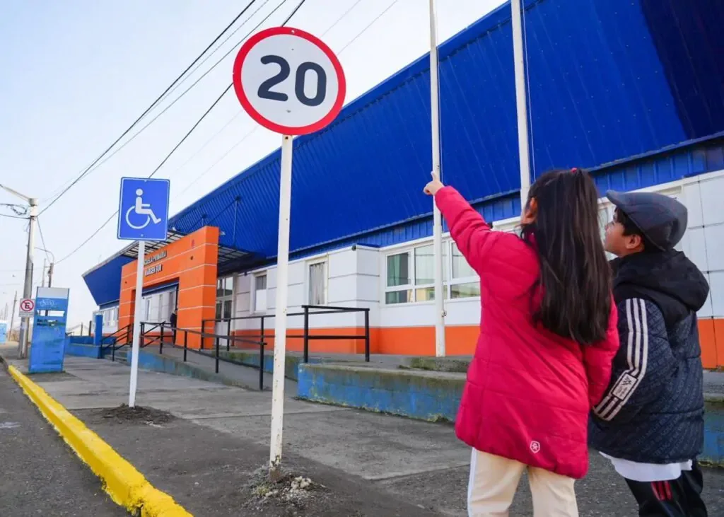 Mejoras en señalización vial tras jornada educativa en Río Grande