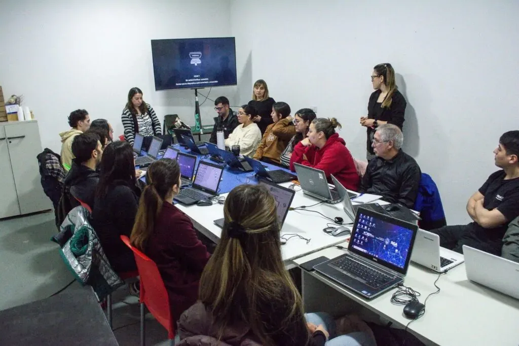 Taller práctico sobre inteligencia artificial en Río Grande