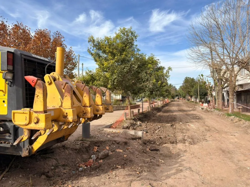Nuevo pavimento en el Paseo Blasco Ibáñez de San Miguel