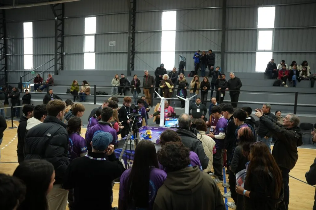 San Miguel destacó en la semifinal provincial de la Copa Robótica Educabot