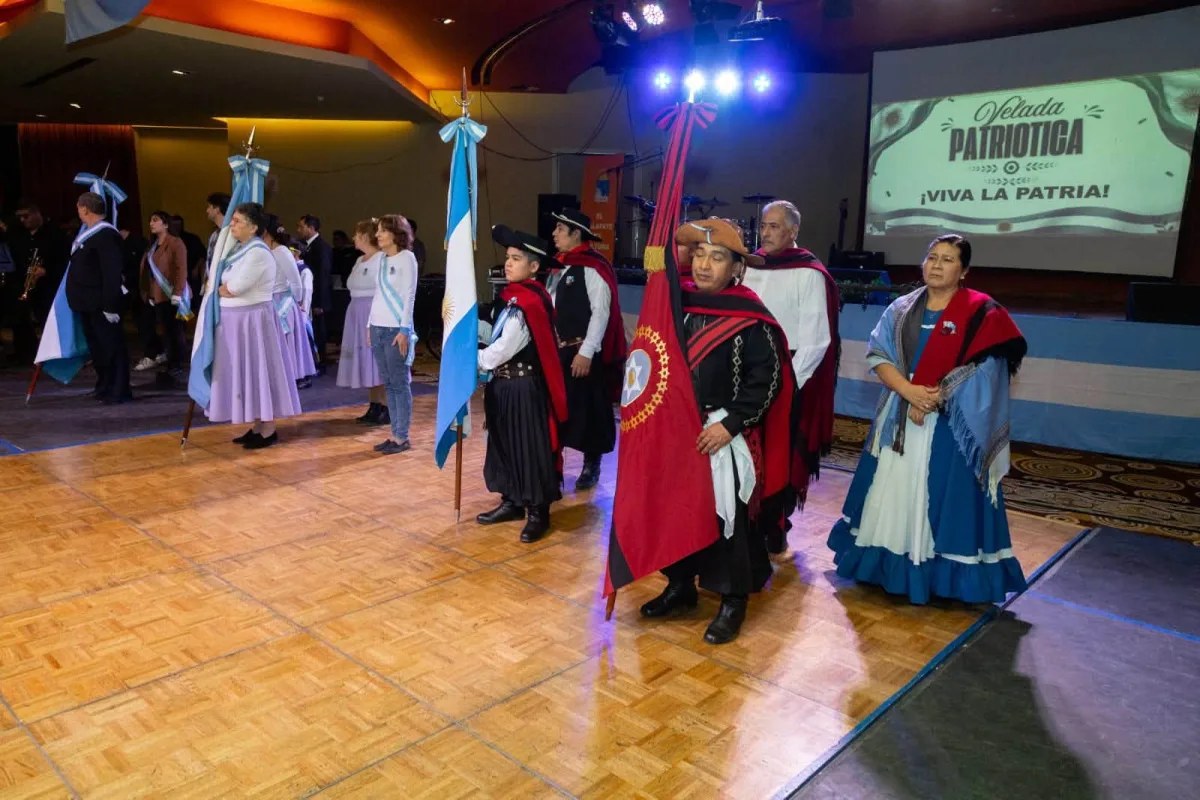 Exitosa Velada Patriótica reunió a la comunidad en un gran festejo