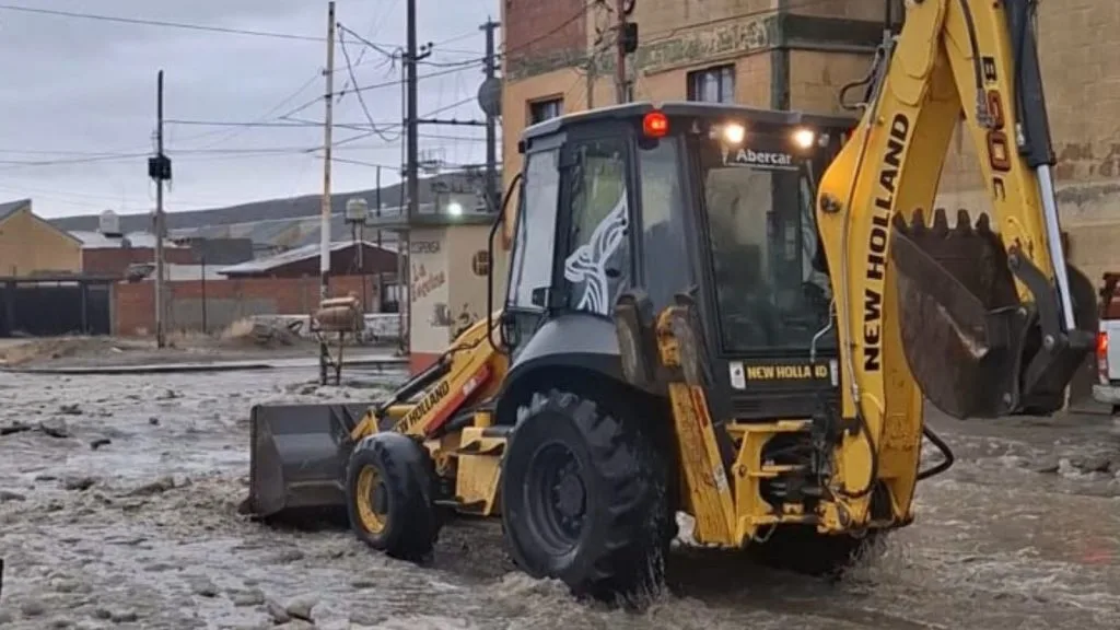 Avances en la limpieza de espacios públicos en Caleta Olivia