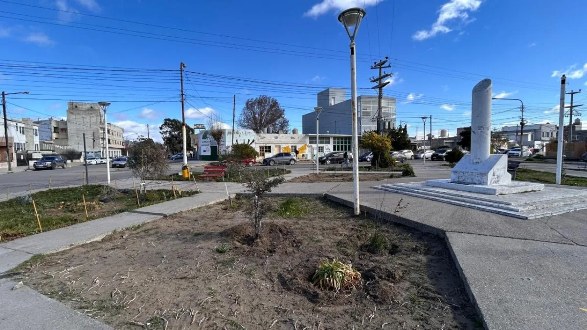 Avanza la mejora de la plazoleta Antiguos Pobladores en Caleta Olivia