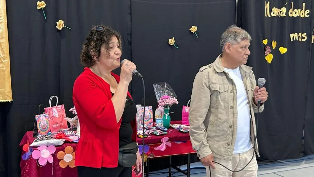 Caleta Olivia celebró el Día de la Madre con un té show en el gimnasio
