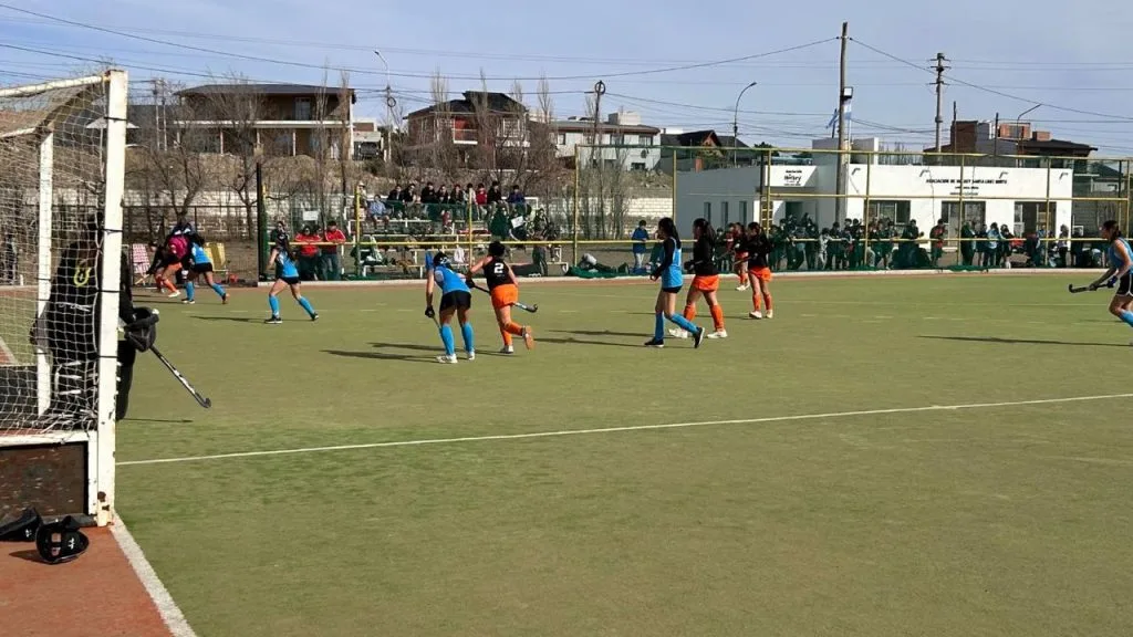 Caleta Olivia recibe a equipos en los Provinciales de Hockey