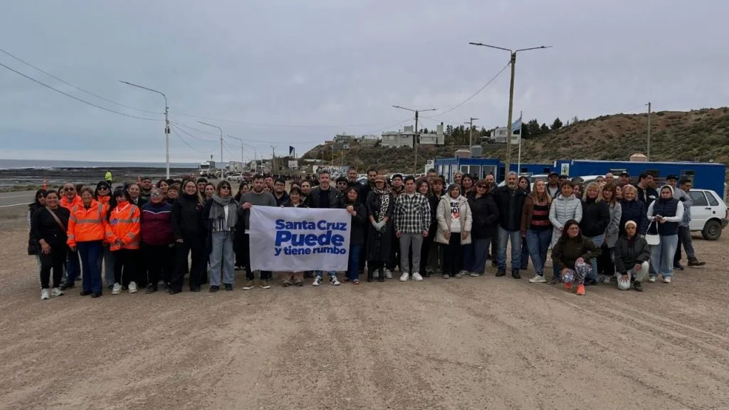 Caleta Olivia recibió una locomotora para recuperar el tren en la región