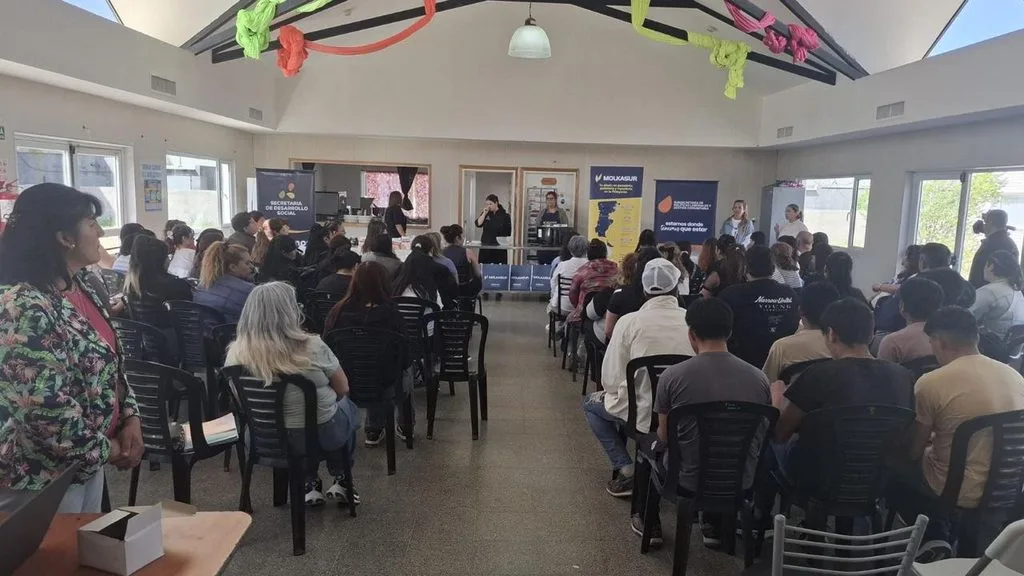 Capacitación navideña para emprendedores en Caleta Olivia