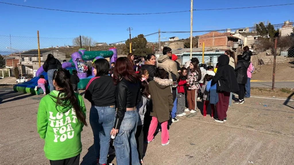 Celebración del Día del Niño en el barrio 17 de Octubre