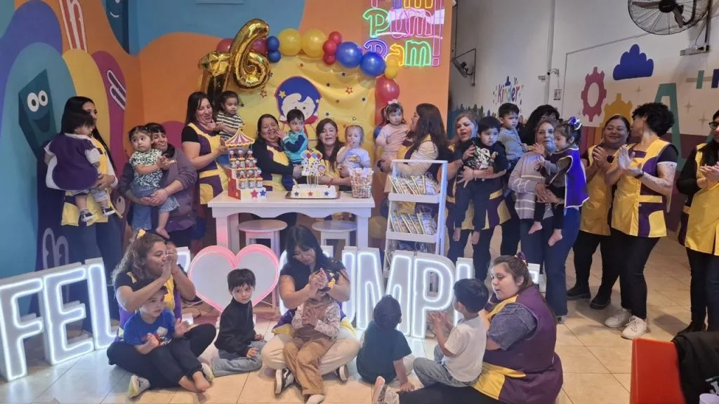 Celebración por los 16 años del Jardín Maternal 'Mis Primeras Huellitas'