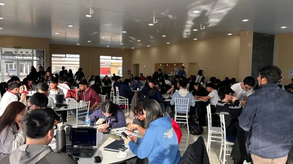 Comenzó la Hackatón ConstruTEC 2026 en Caleta Olivia