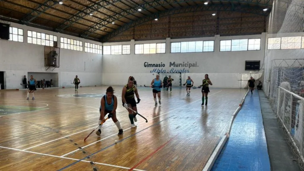 Comenzó la Liga de Hockey Pista en Caleta Olivia
