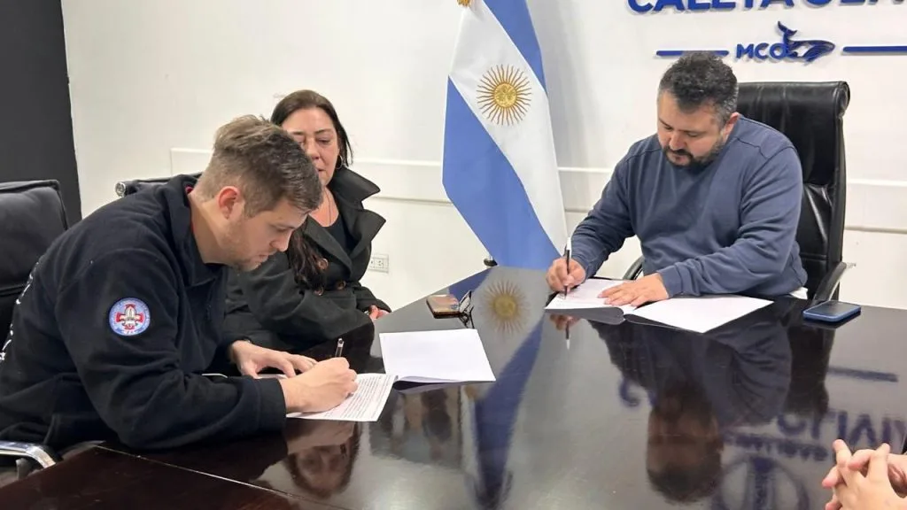 Dos estudiantes del Colegio San José Obrero inician pasantías en la radio