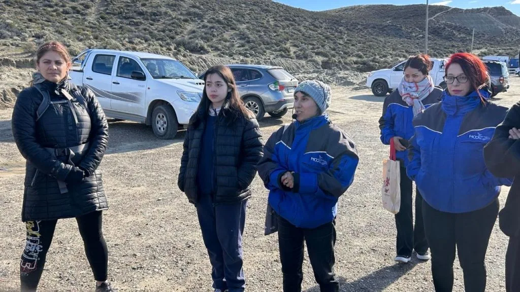 Estudiantes de Caleta Olivia aprenden sobre fauna nativa en la estepa
