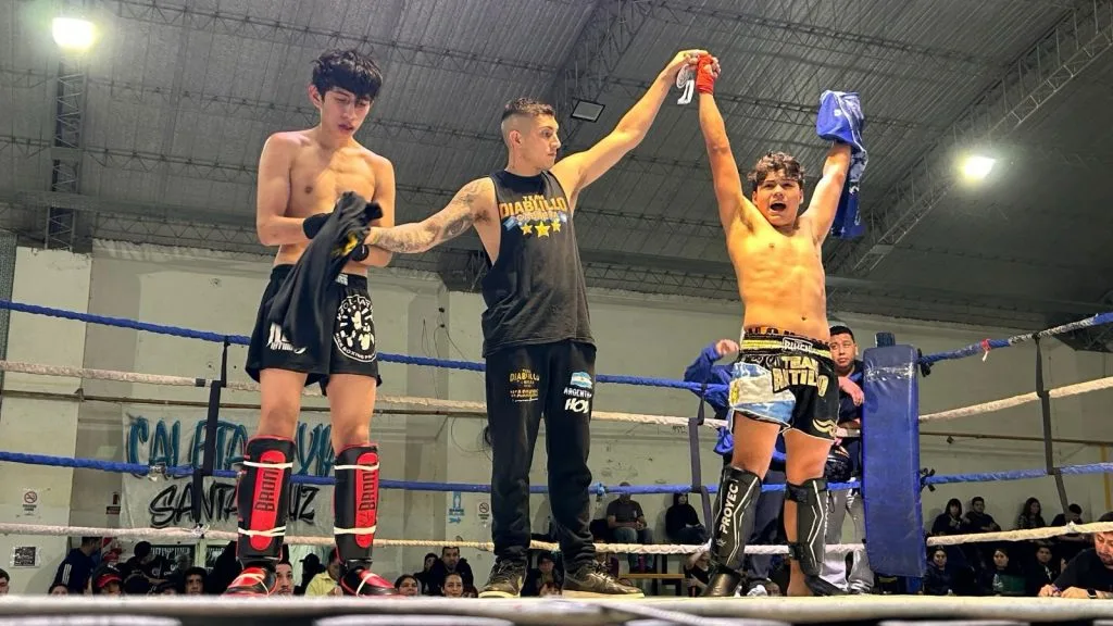 Éxito del kickboxing en Caleta Olivia con 100 combates
