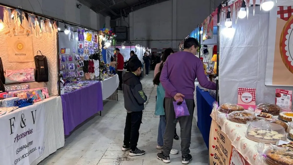 Feria de artesanos en Caleta Olivia se extiende hasta el lunes