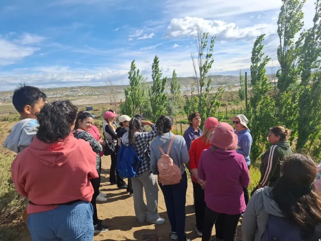 Jornada de aprendizaje sobre huertas para mujeres en Caleta Olivia