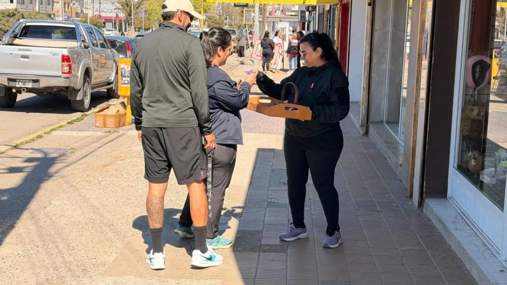 Jornada de concientización sobre cáncer de mama en Caleta Olivia