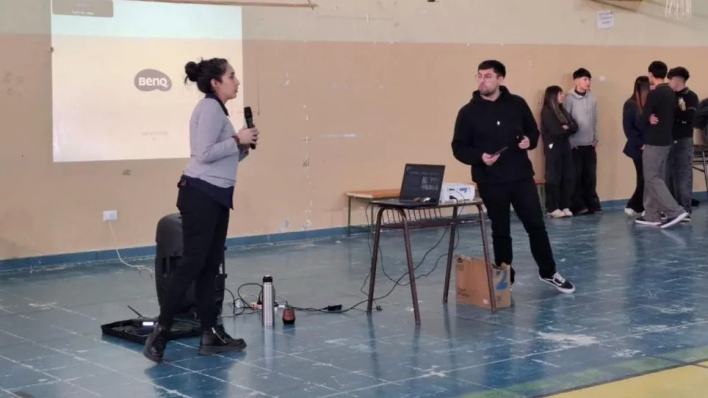 Jornada sobre derechos estudiantiles en el EICO N.º 1 de Caleta Olivia