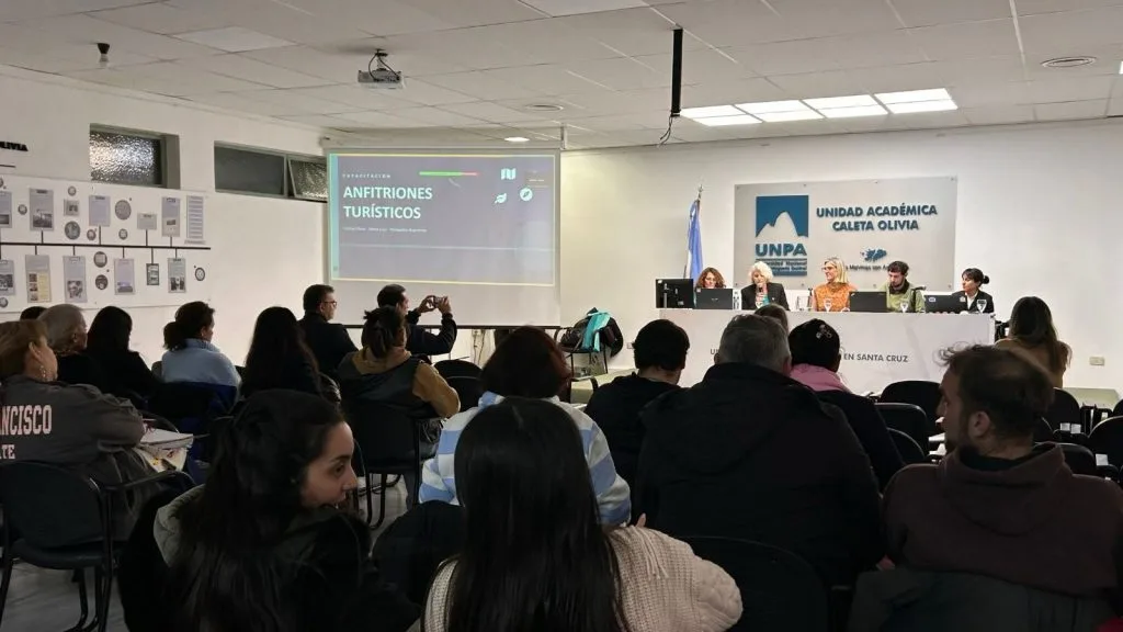 Más de 50 participantes en capacitación turística en Caleta Olivia