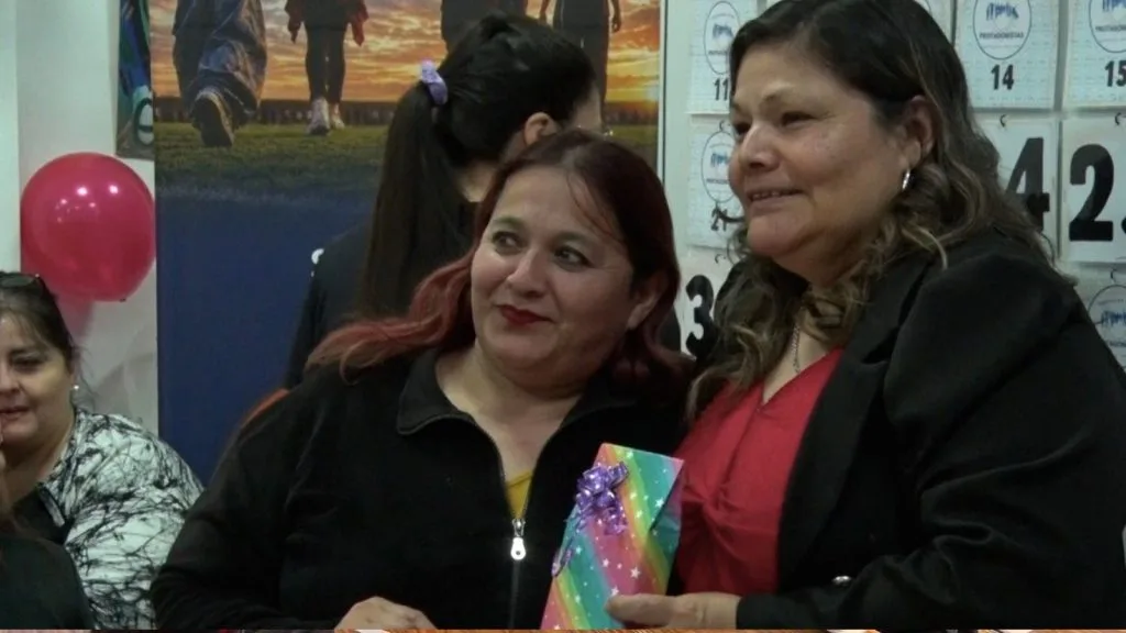 Mate bingo solidario agasajó a madres de talleres municipales