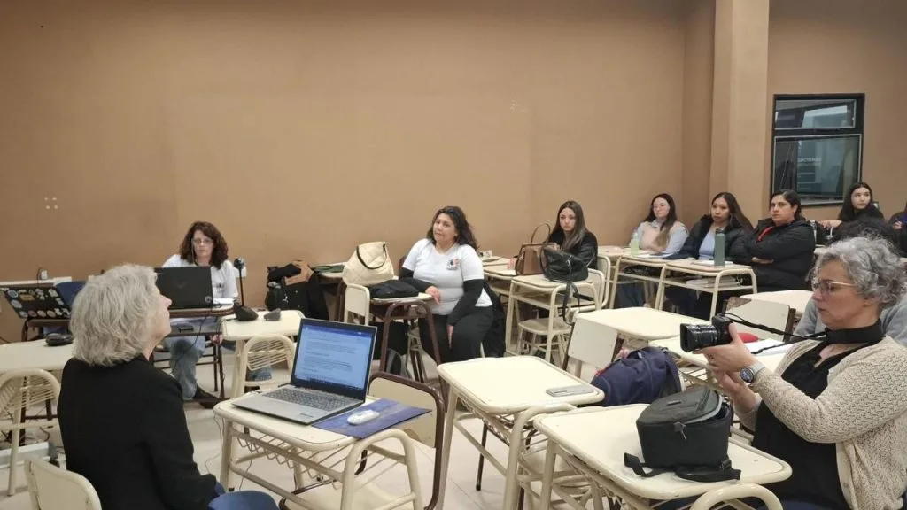 Nuevas capacitaciones mejoran el turismo en Caleta Olivia