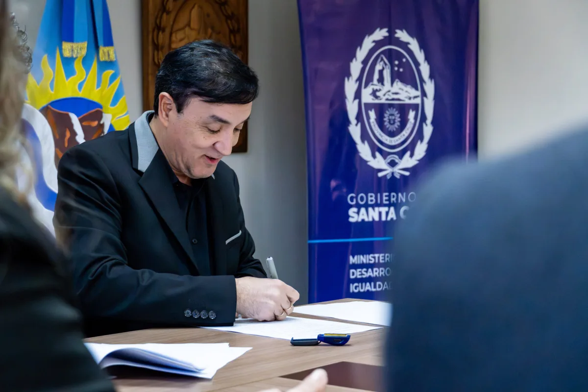 Río Gallegos firmó convenio para fortalecer la atención a la niñez